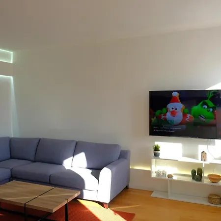 Uno Sguardo Sui Tetti Di * Ούντινε