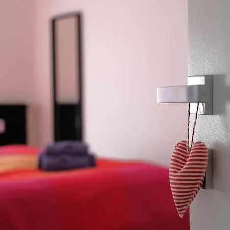 Uno Sguardo Sui Tetti Di アパート